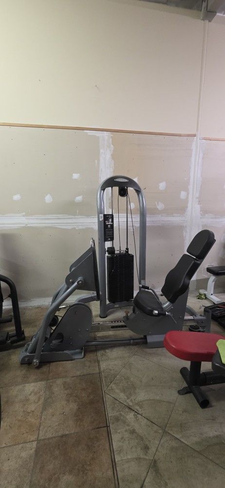 Matrix Seated Leg Press Workout Fitness Weight Exercise Gym Machine 