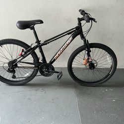 BICYCLE MONGOOSE 18 SPEED SIZE 24 BRAND NEW