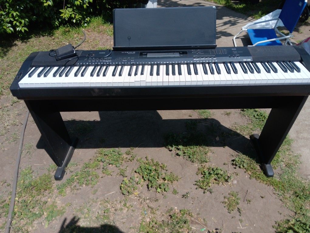 ! Casio Keyboard CDP 235r Works Good One Key Doesn't Work