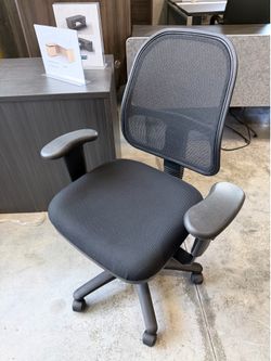Mesh Back Office Task Chair with Arms