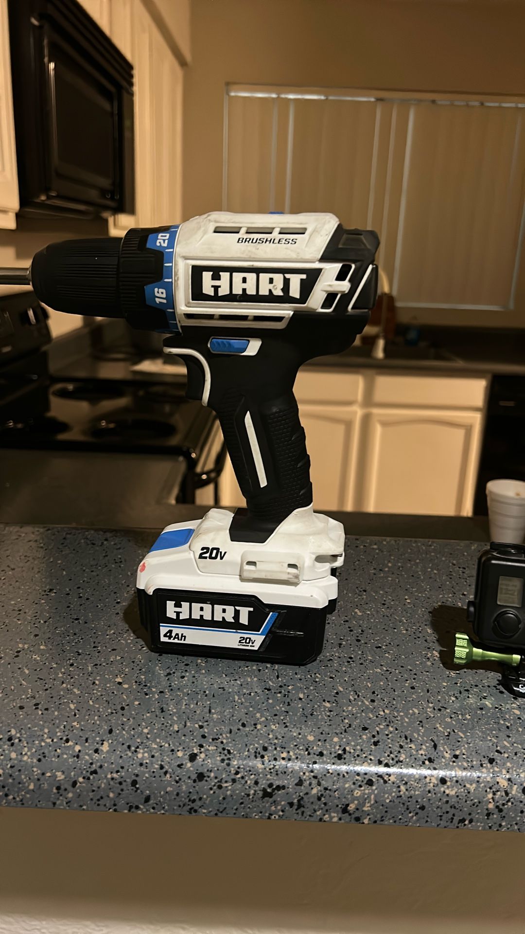 Electric drill with the battery $40