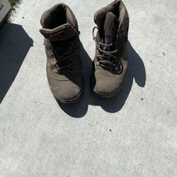 Gently Used - Men’s Columbia Hiking Boots