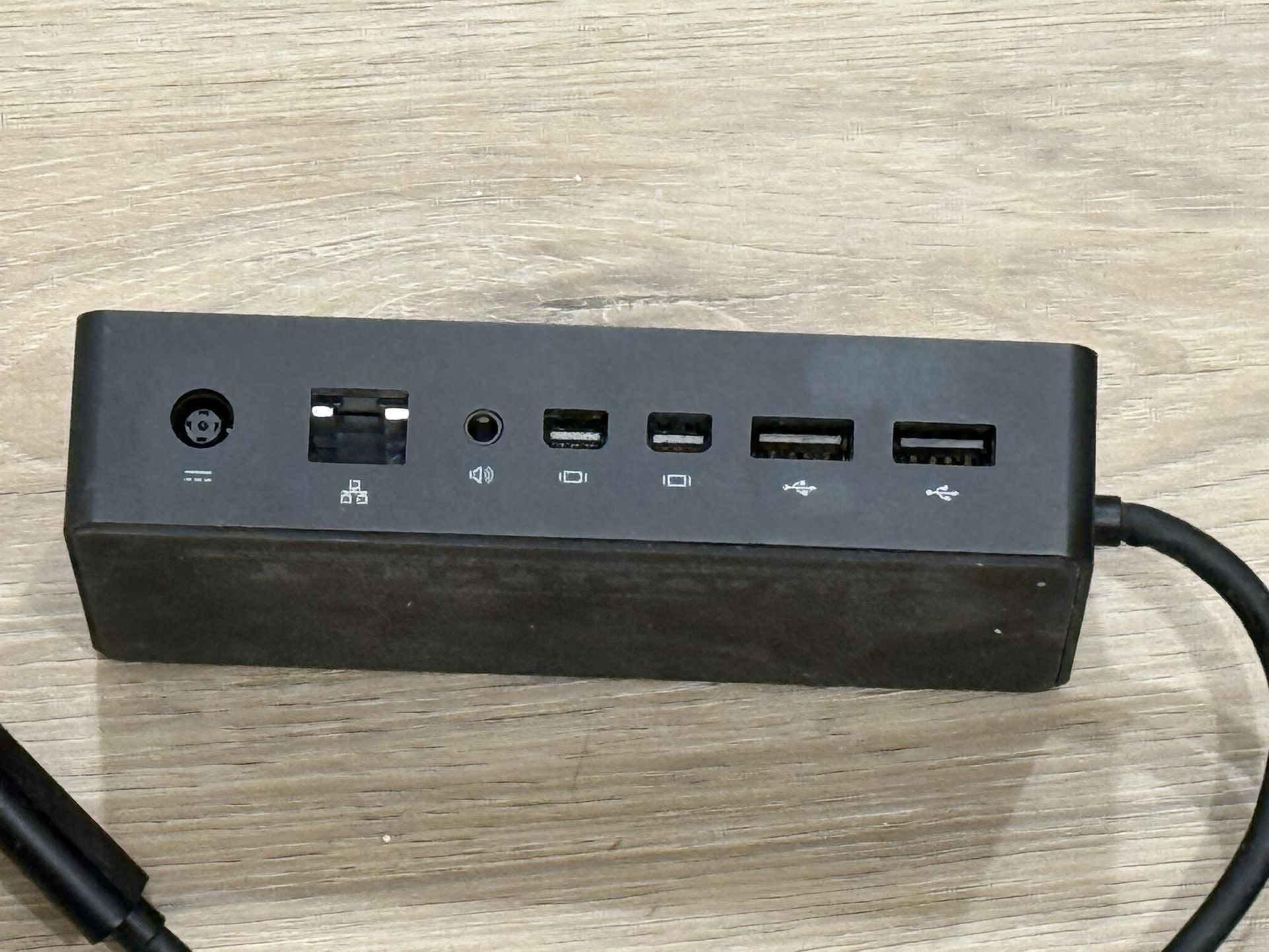 MICROSOFT SURFACE PRO DOCKING STATION