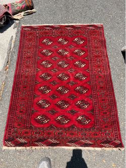 Turkmen / Bokhara-style hand-knotted wool rug