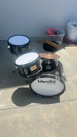 Kids drum set