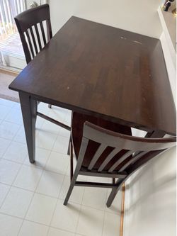 Counter height dining table w/ 4 chairs