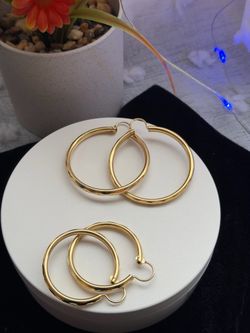 Two sizes Hoo earrings