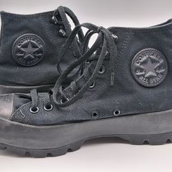 Black High Top Chuck Taylor's Converse. Size 9.