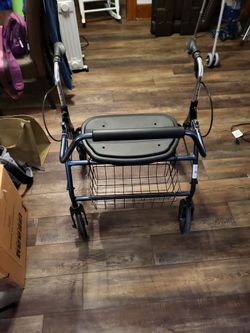 MEDLINE Bariatric Folding Walker, 500lbs Capacity EXTRA Wide, With Breaks