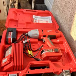 Milwaukee 1/2” Impact Wrench W/ 18 V Battery Charger 
