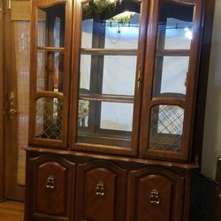 China curio cabinet/hutch