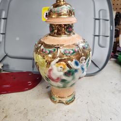 Capodimonte-style Rococo porcelain vase