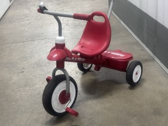 Radio flyer toddler tricycle with parent handle