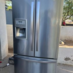 Whirlpool Counter Depth Fridge Stainless Steel Works Perfect In The Condition