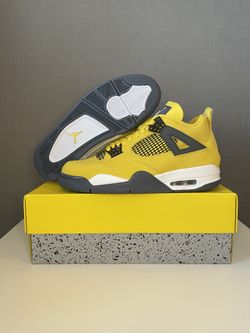 Nike Jordan 4 Thunder Size 9