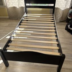 Twin Size Bed 