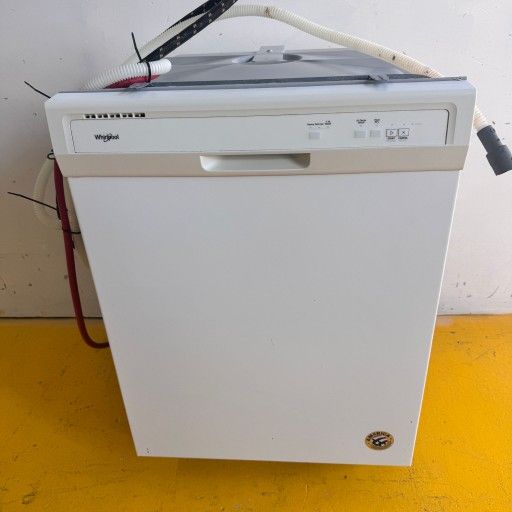 Whirlpool White Dishwasher. 100% FULLY WORKING!