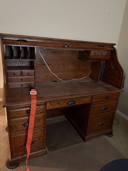 Winners Only Roll Too Desk