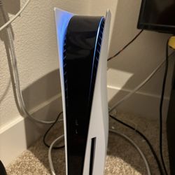 Ps5 Disc Version Comes With Two Controllers 