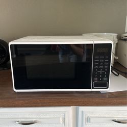 Microwave 17x9x12 Inch 