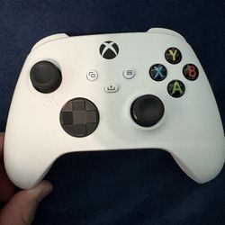 White Xbox Controller 