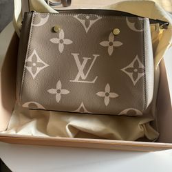 Louis Vuitton Purse Handbag