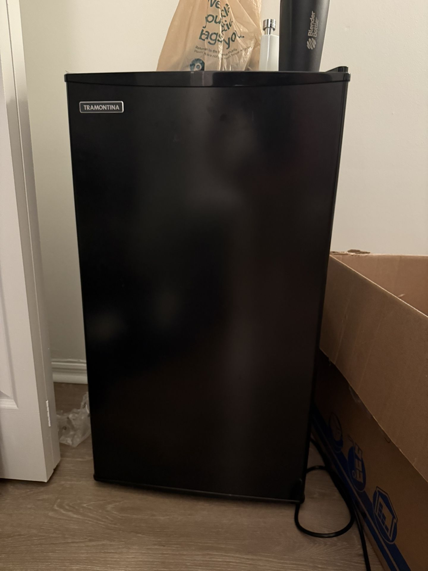 TRAMONTINA MINI FRIDGE