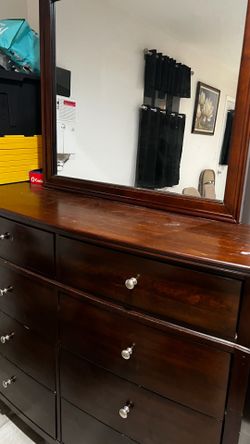 Dresser