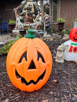 Pumpkin blow mold
