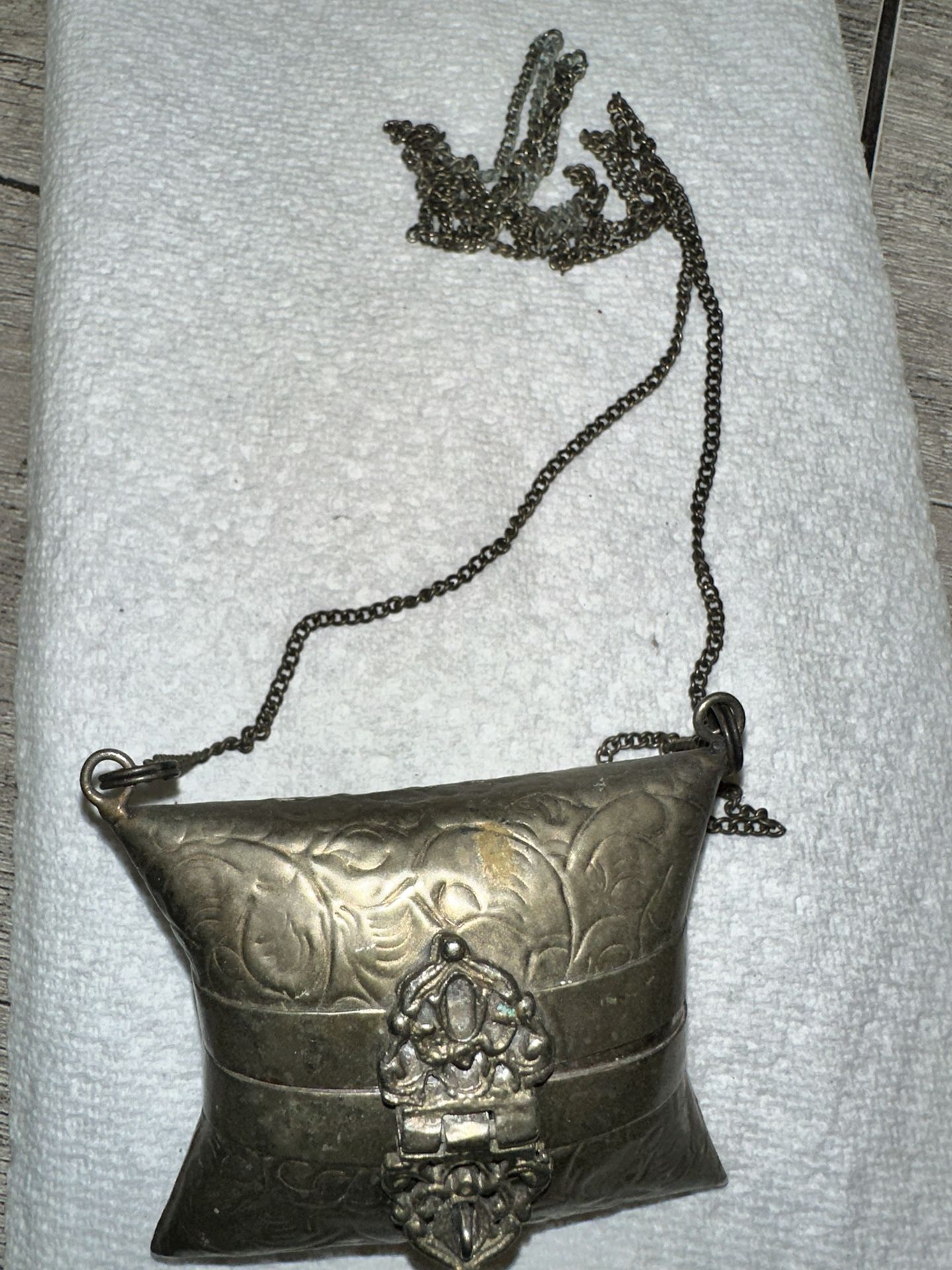 VTG antique Silver Necklace Pendant Locket Pocket Chain