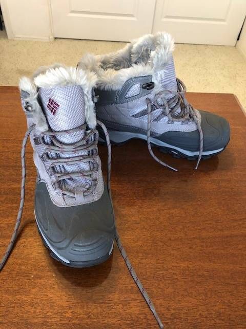 Columbia Hiking Boots, Waterproof, Size 9