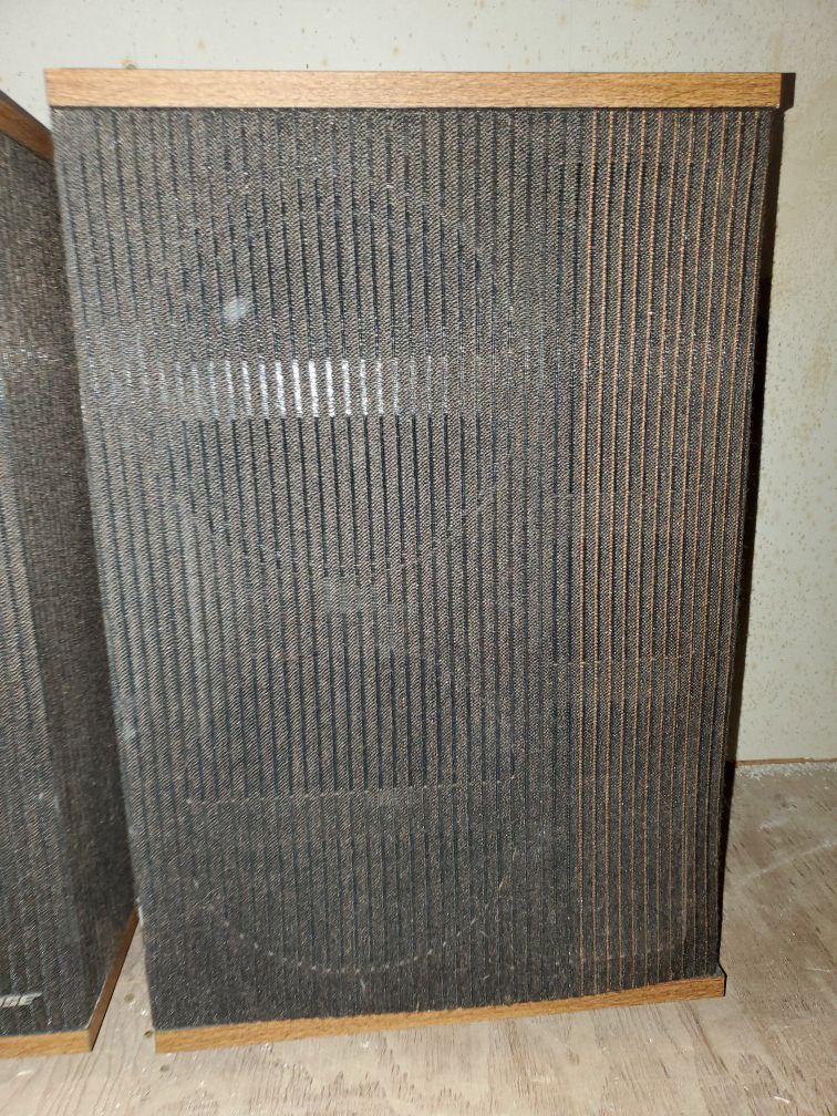 Bose 501 series lV floor speakers new rubber