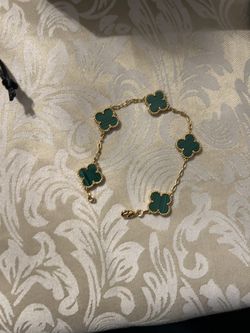 v Cleef Bracelet With Box And Dust Bag 