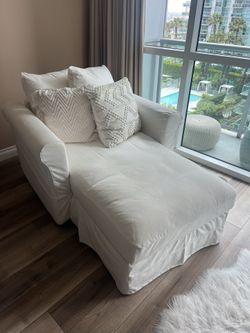 Chase Lounge With Under Seat Storage