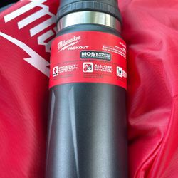 Milwaukee 24 Oz Packout 