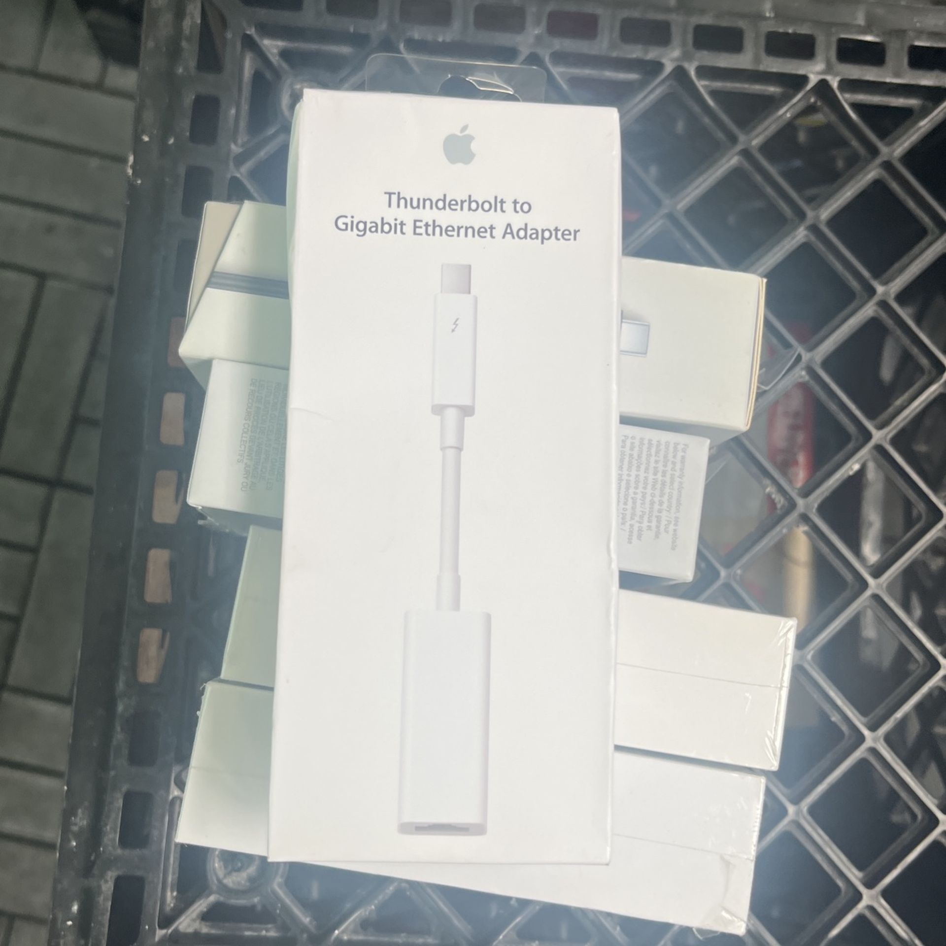 Apple Thunderbolt to Gigabit Ethernet Adapter MD463ZM/A A1433