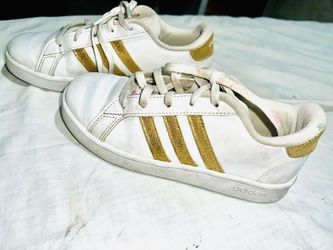 Adidas Tenis 👟 Very Good Conditions  Must Pick Up I. Horizon Size 1 
