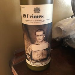 Red Wine Candle - 19 Crimes