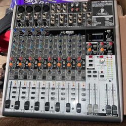 Mixer Behringer 12 Channels 