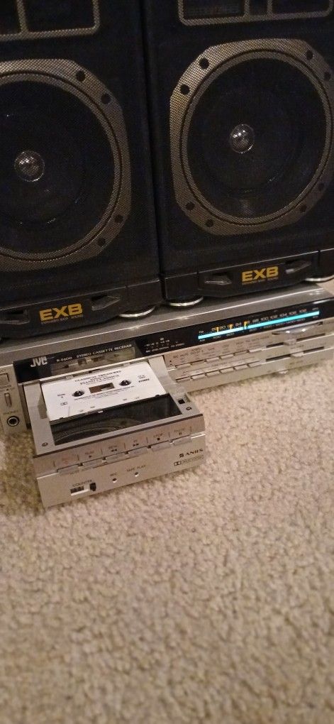 1980's JVC Home Stereo Spund System With Speakers Casette Tape Player Radio Amp Amplifier Receiver 