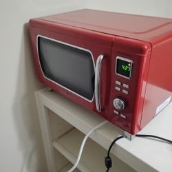 Retro Red Microwave 