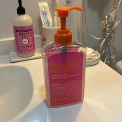B.Tan Glow Your Own Way Tan Gel
