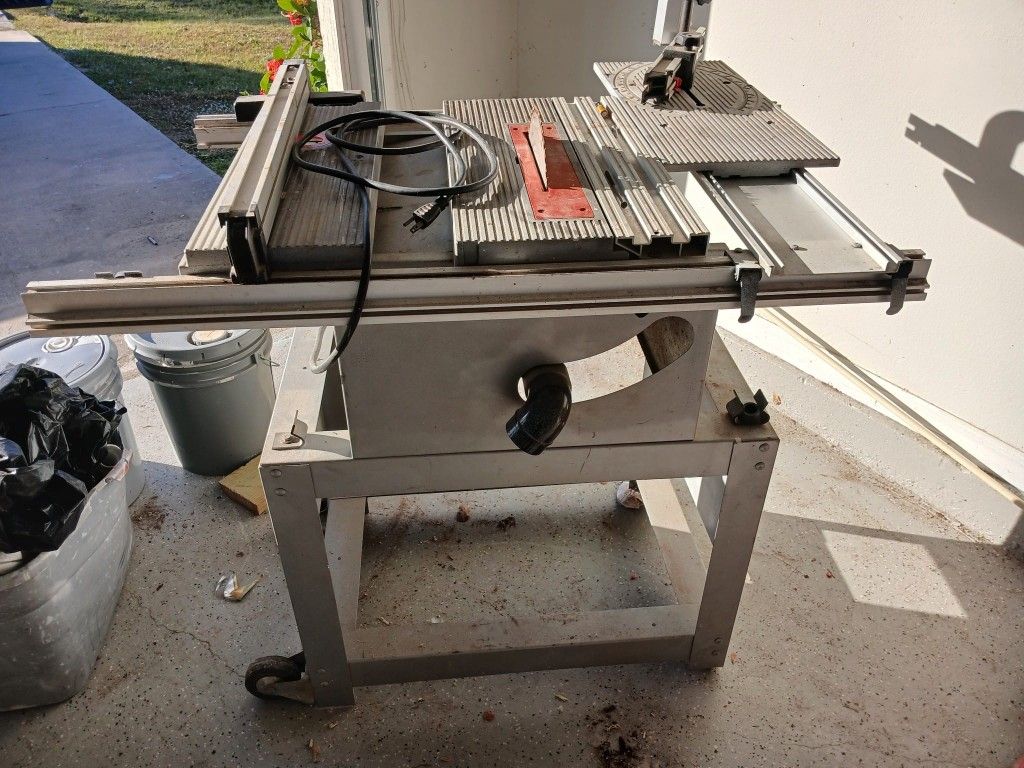 Ryobi 10" Table Saw (Used)