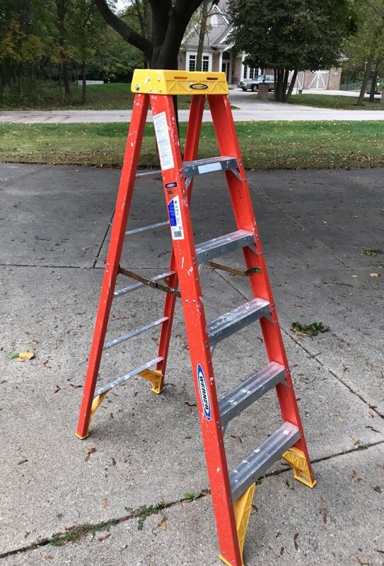 Werner 6 ft six foot ladder heavy duty fiberglass 300 lbs 6206 3yrs old aluminum step mk 17