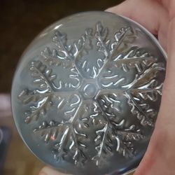 Beautiful Snowflake glass paper weight