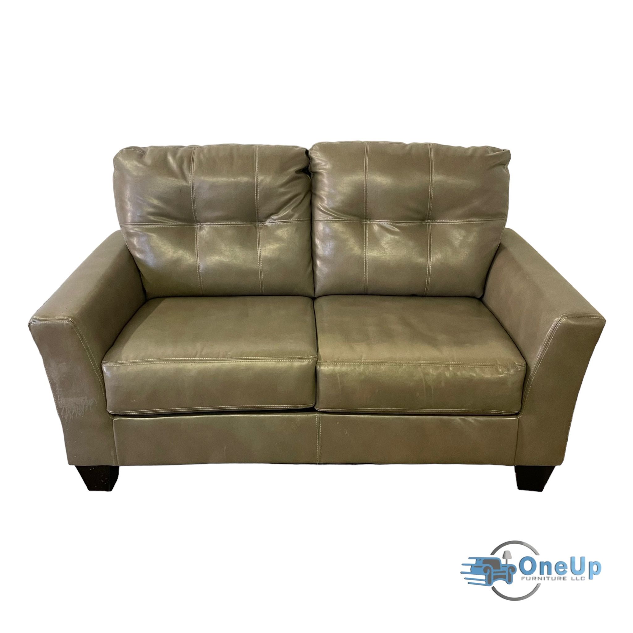 Loveseat Couch Sofa **FREE DELIVERY**