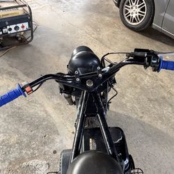 Minibike 200cc 475$ . Black.