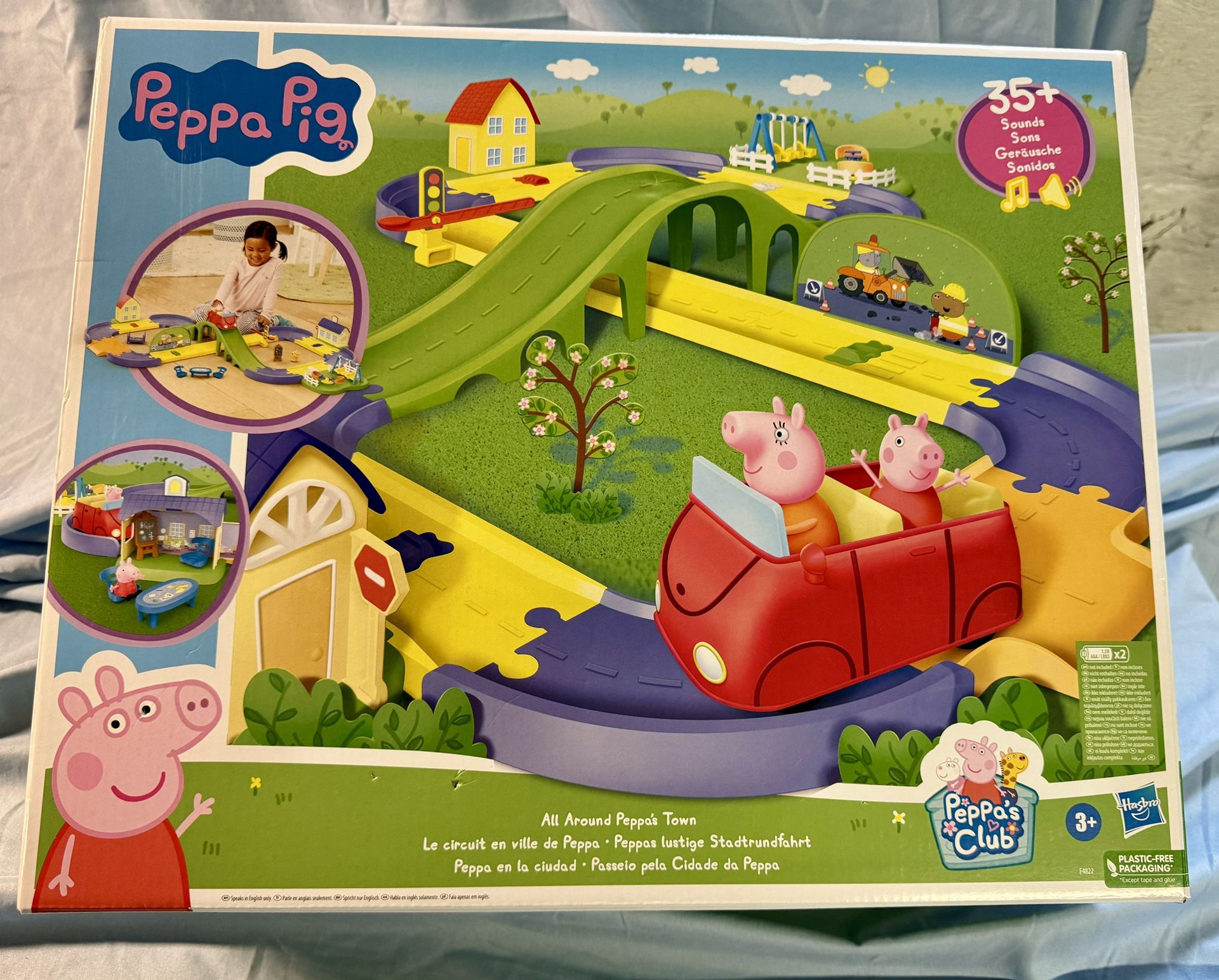 Peppa Pig All Around Peppa’s Town 30+ Piece Play Set
