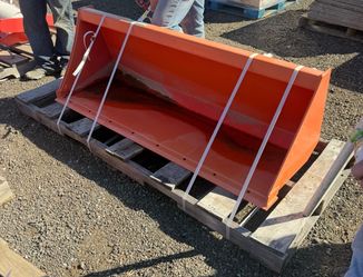 Kubota Small tractor loader bucket