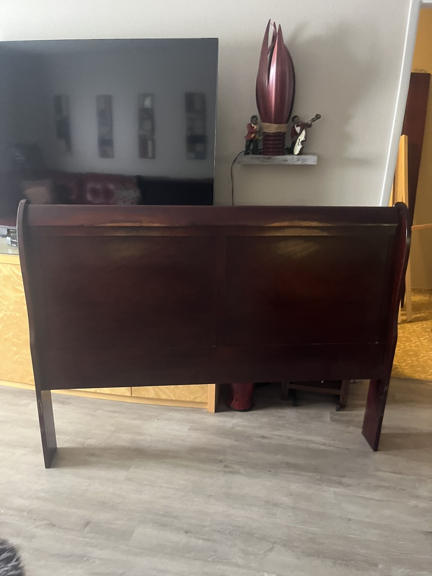 Queen size bed Frame for sale stable